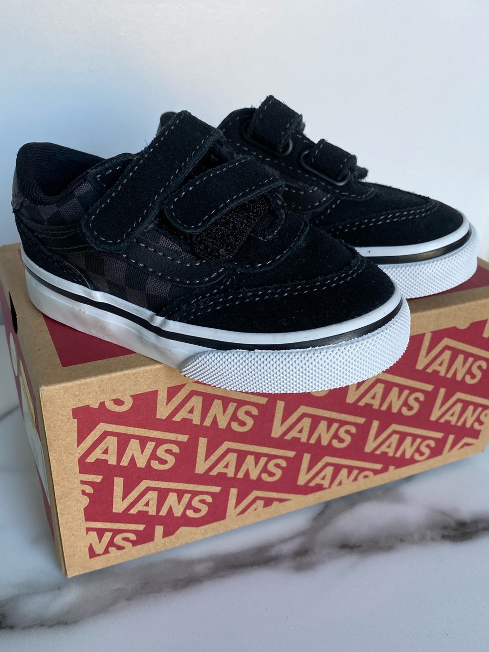 VANS boys Brooklyn black Velcro slip on shoes size 5